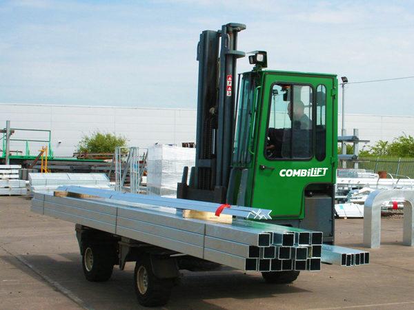 Combilift - Combi C-Series - Wielokierunkowy wózek widłowy - Obsługa długich ładunków - Aluminium (aluminium) - Na zewnątrz