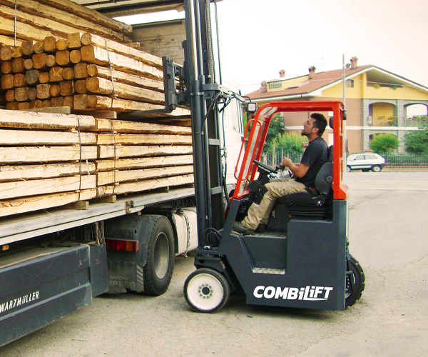 Combilift – COMBI CB – Multi-Directional counterbalance forklift – handling long loads - Building Supply - DIY - Offloading - Timber - Lumber