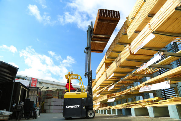 Combilift – COMBI CB – Multi Directional counterbalance forklift – handling long loads - Building Supply - DIY - Timber - Lumber - Outdoor