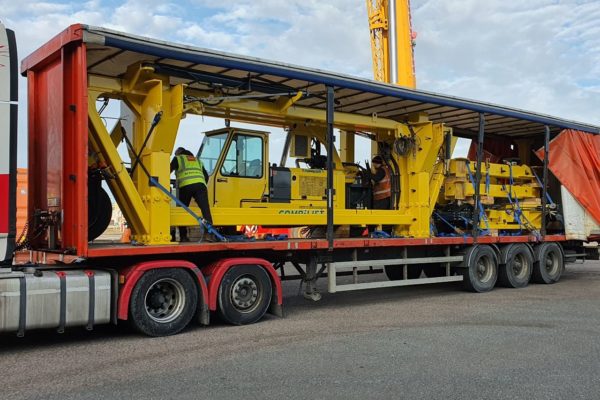 Combilift Straddle Carrier - in Transport